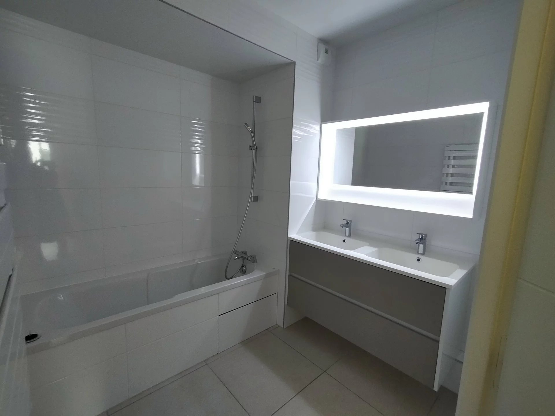 5249738 Location Lyon 9ème