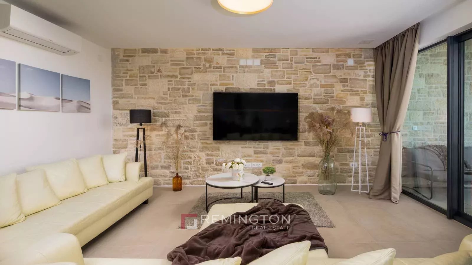3 Bedroom Villa/Townhouse's Image 3
