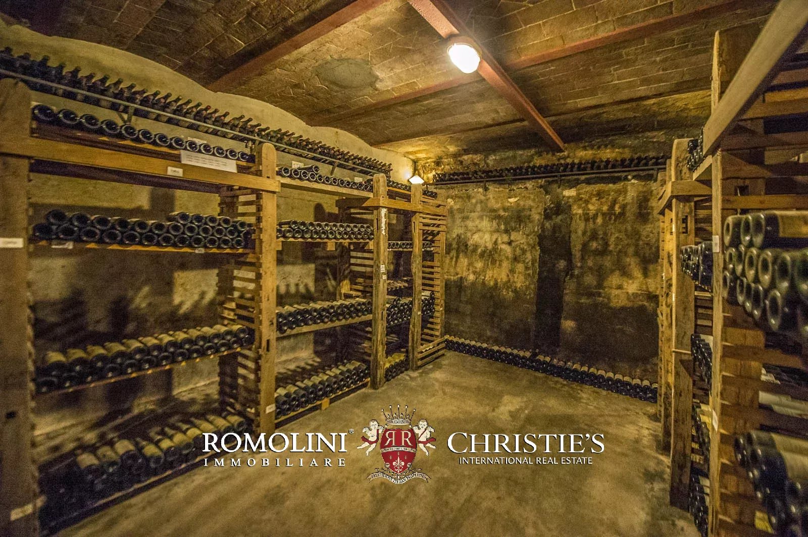 LUXURY HISTORICAL VILLA FOR SALE IN RADDA IN CHIANTI, TUSCANY