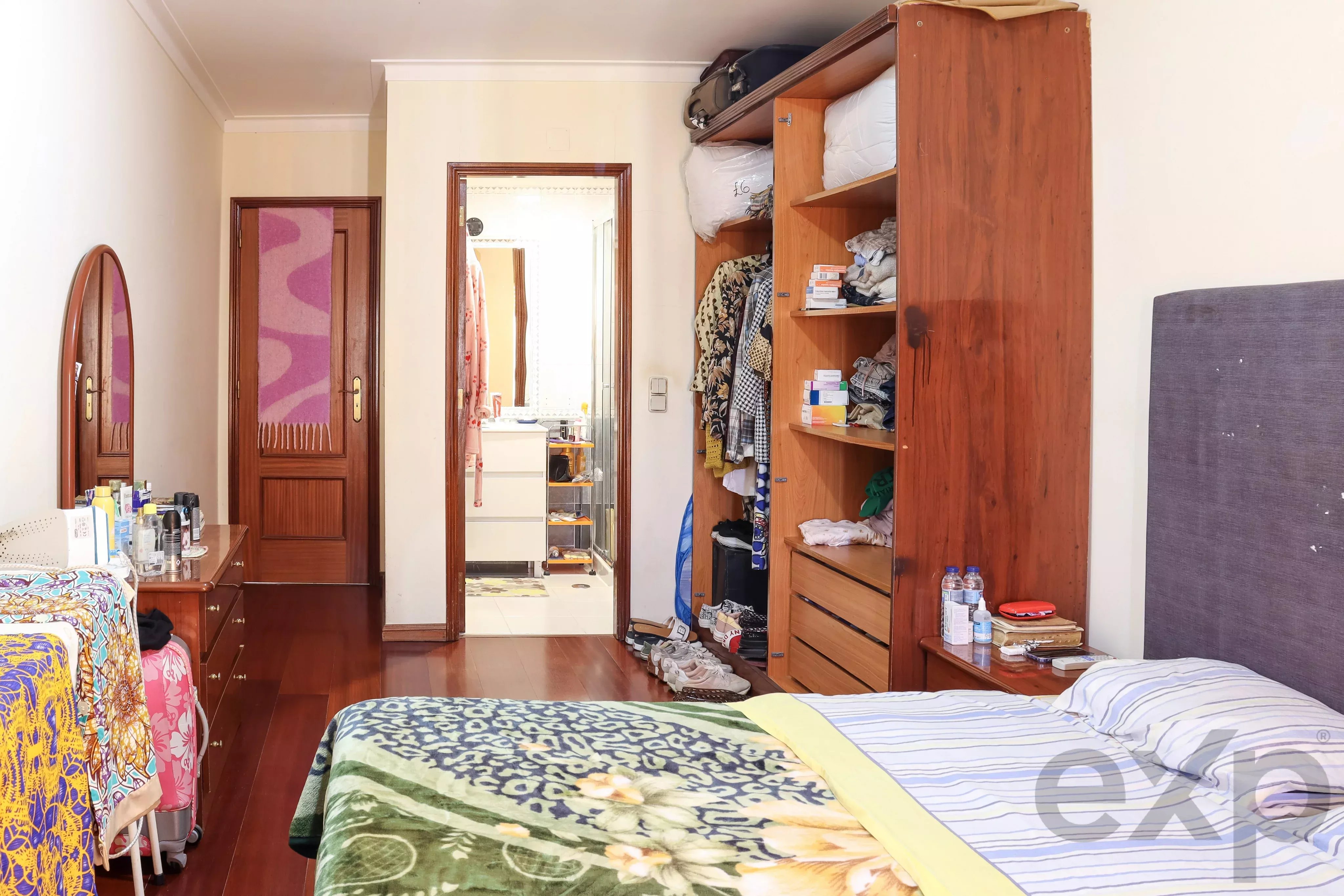 Spacious 3 Bedroom Apartment with En Suite | 130 sqm | Fireplace | Lift | Storage Room | Rinchoa, Sintra 87157830 image 13