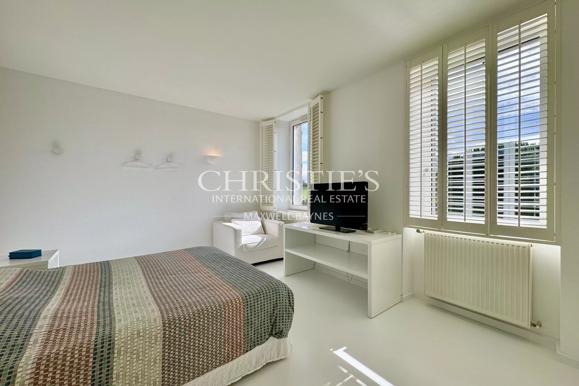 6 Bedroom Villa/Townhouse's Image 14