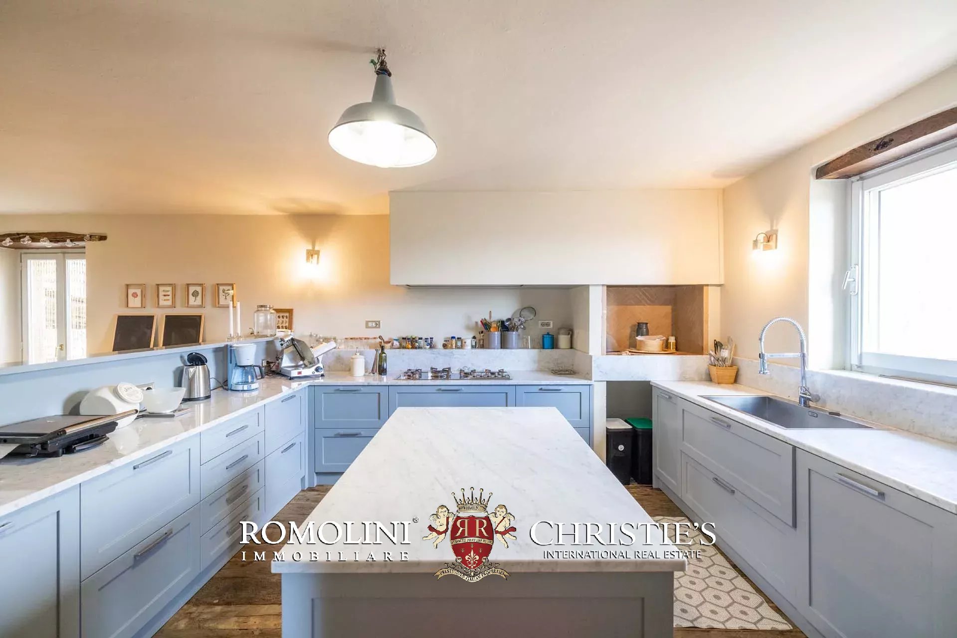 5 Bedroom Villa/Townhouse's Image 19