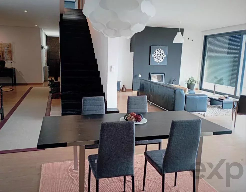 5-Bedroom Villa (2 x 3-Bedroom + 1 x 2-Bedroom Units) 86873882 image 7