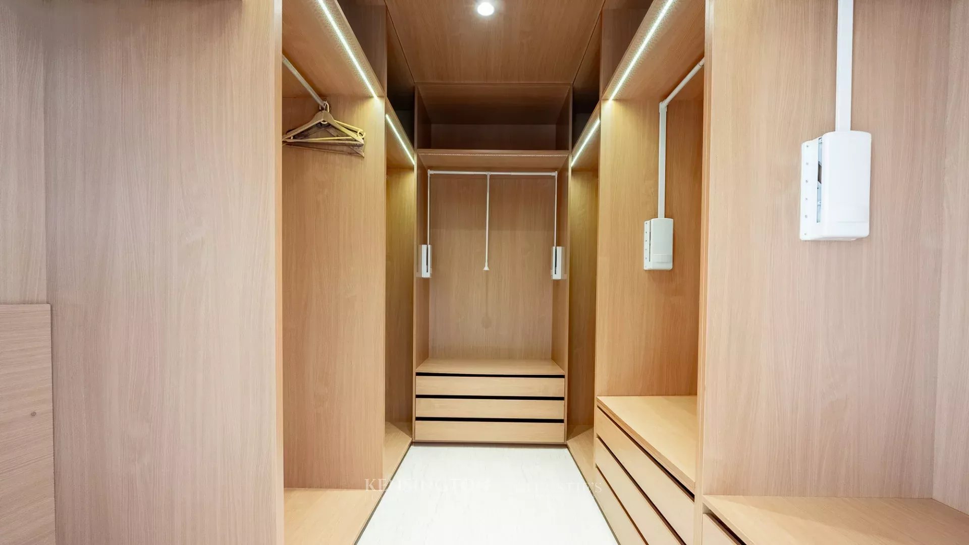 5 Bedroom Villa/Townhouse's Image 28