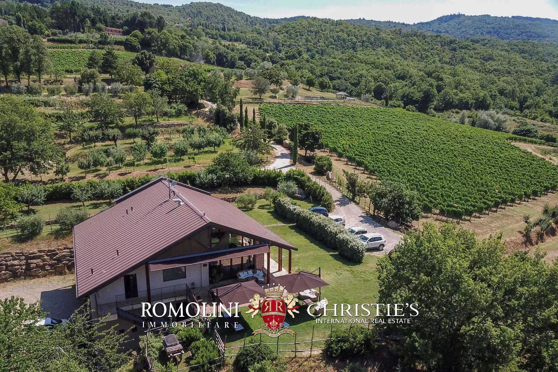 16 Bedroom Vineyard's Image 13