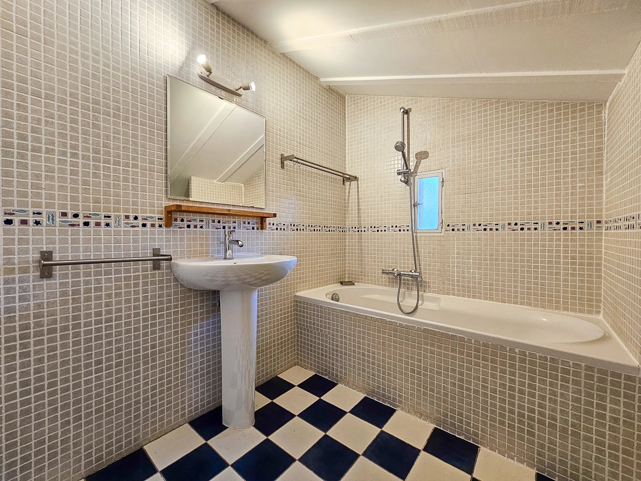 Belle propriété plein sud avec piscine et jardin arboré à Saint-Raphaël