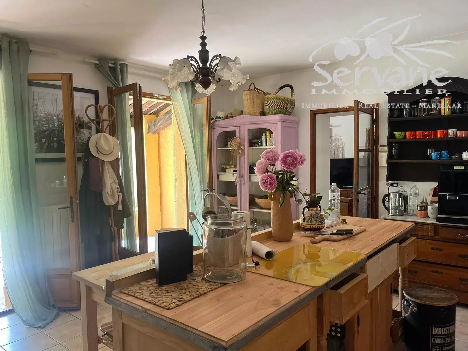 SOLE AGENCY LORGUES 3 BEDROOMS VILLA