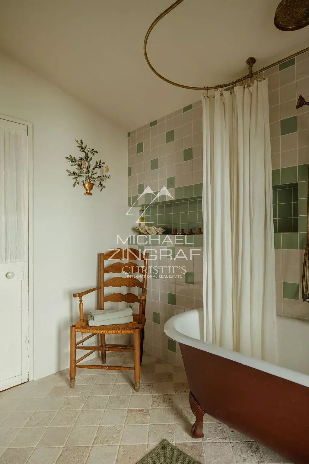 9 Bedroom Villa/Townhouse's Image 19