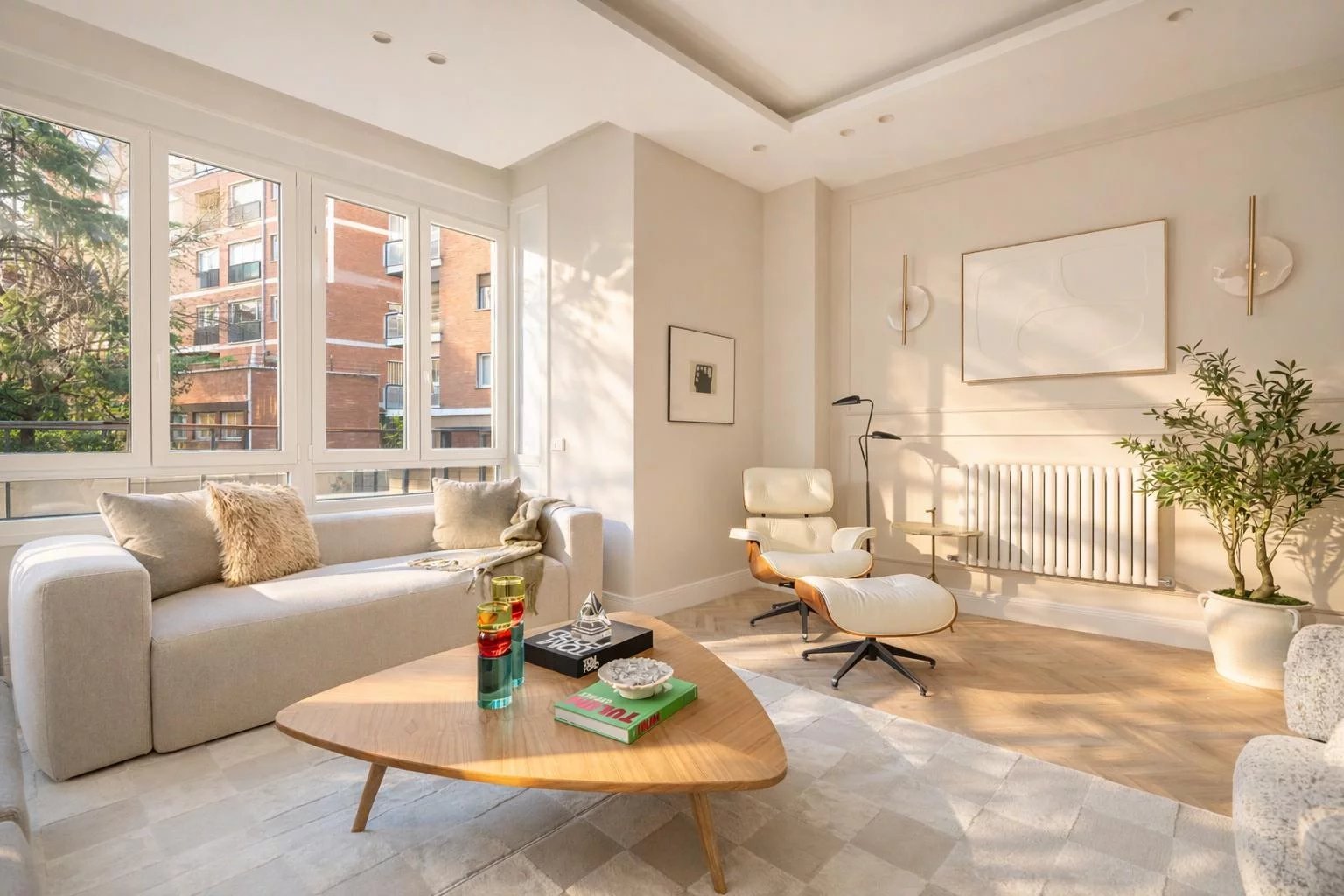 An oasis of light and tranquility in the heart of Chamberí