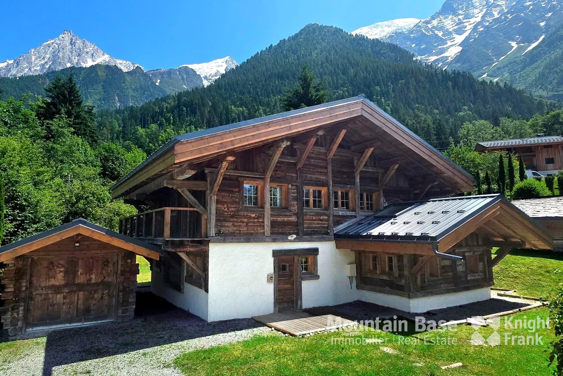 Photo of Newly renovated 4-bedroom chalet located next to the woods in the Bois Rond area of Taconnaz.