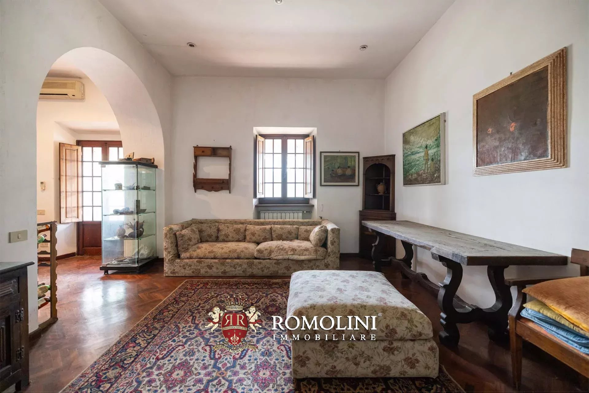 7 Bedroom Villa/Townhouse's Image 30