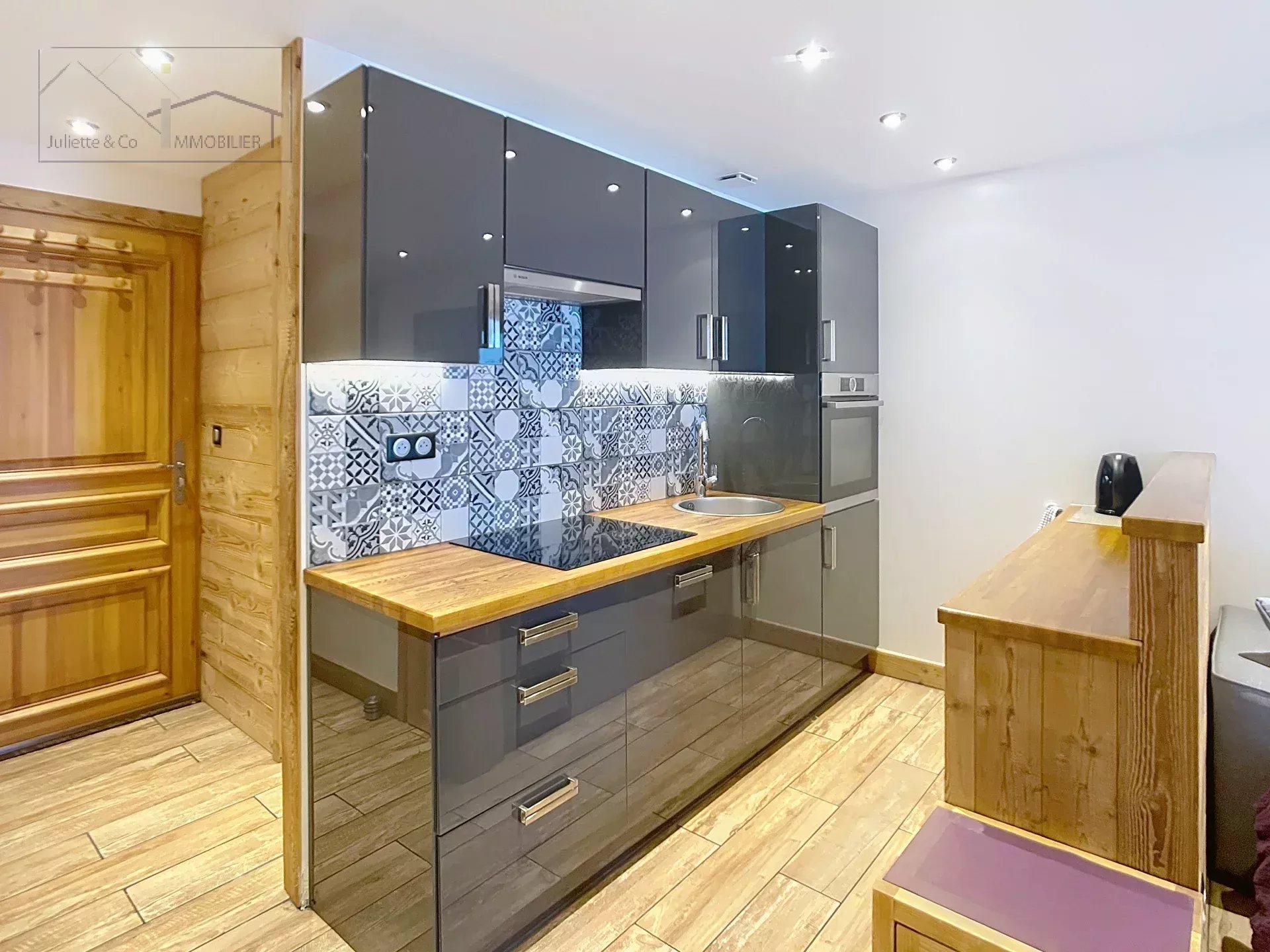 Photo of flat for sale with private garden