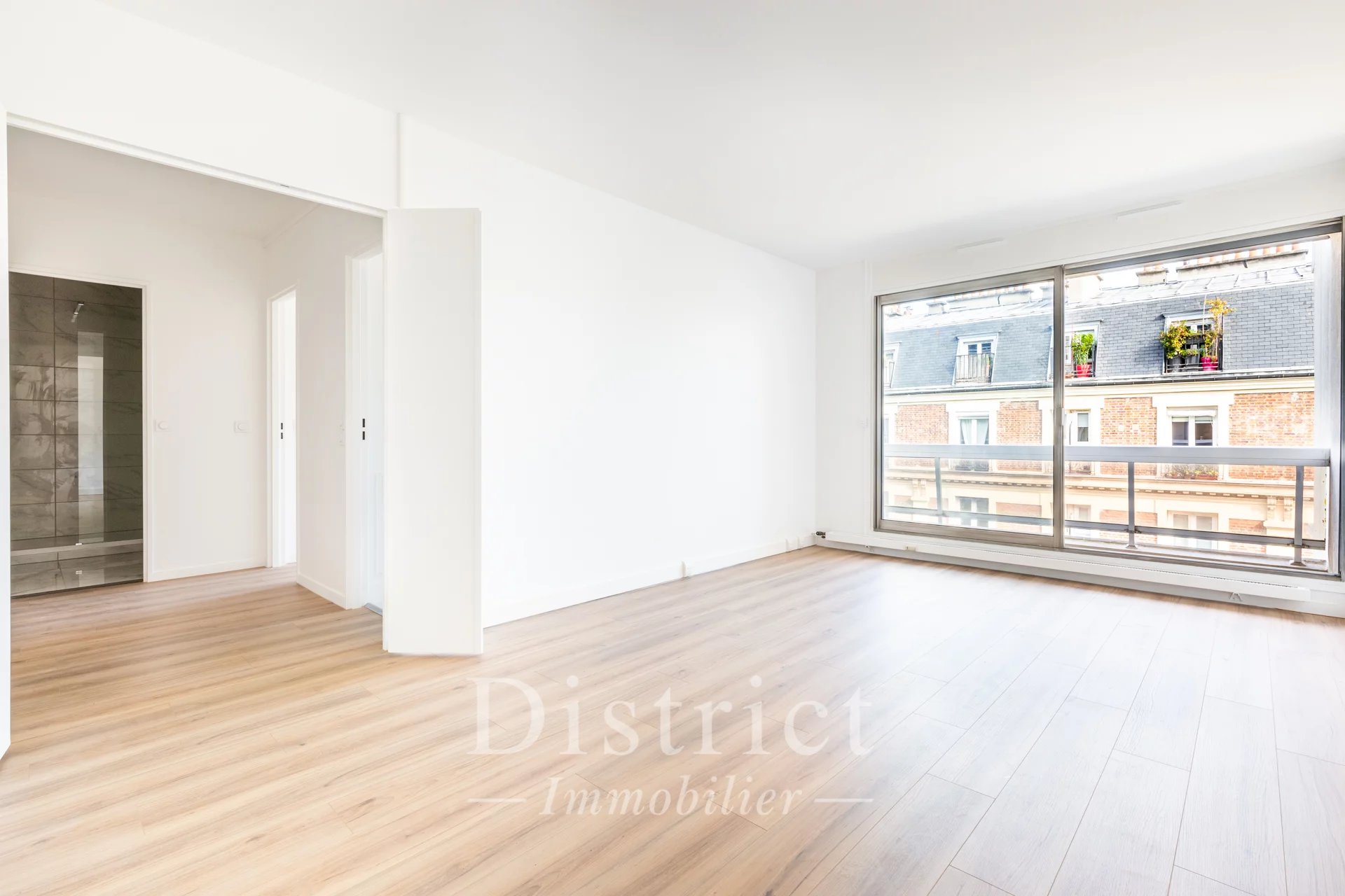 Villa Saint Michel / Appartement de 45m² avec un plan sans aucune perte de place. Refait à neuf. Vues dégagées et Balcon