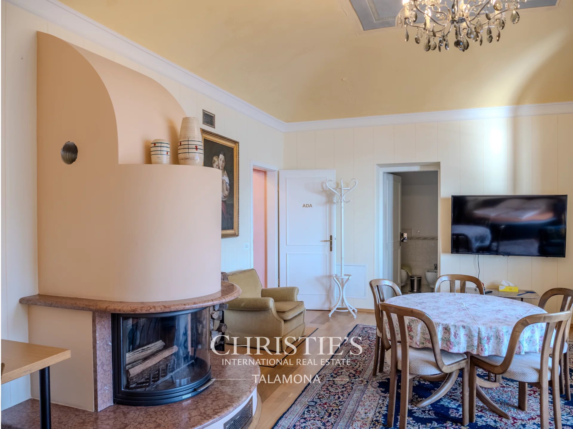 9 Bedroom Villa/Townhouse's Image 17