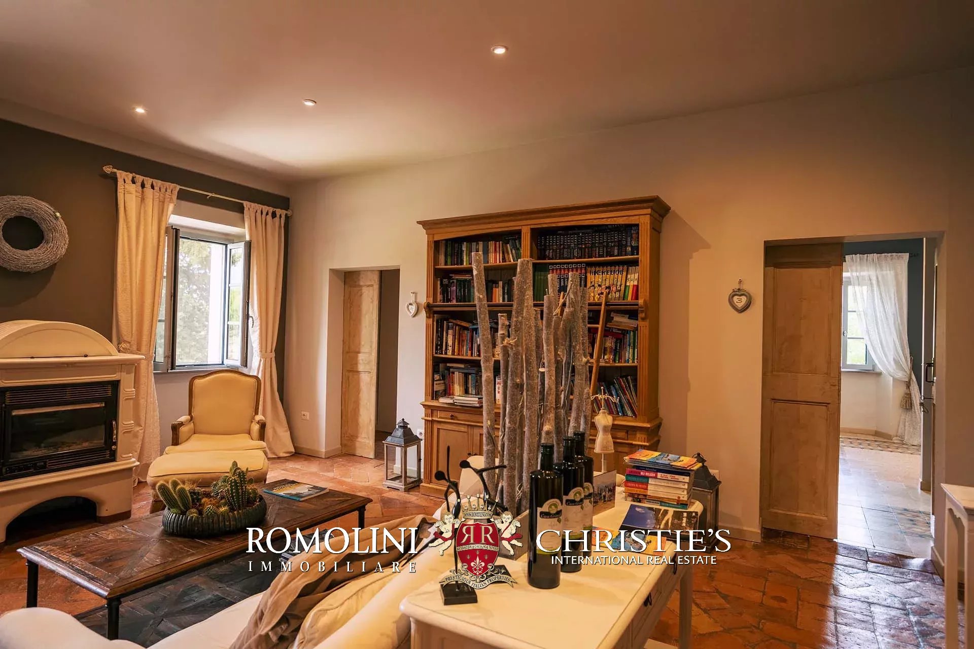 8 Bedroom Villa/Townhouse's Image 34