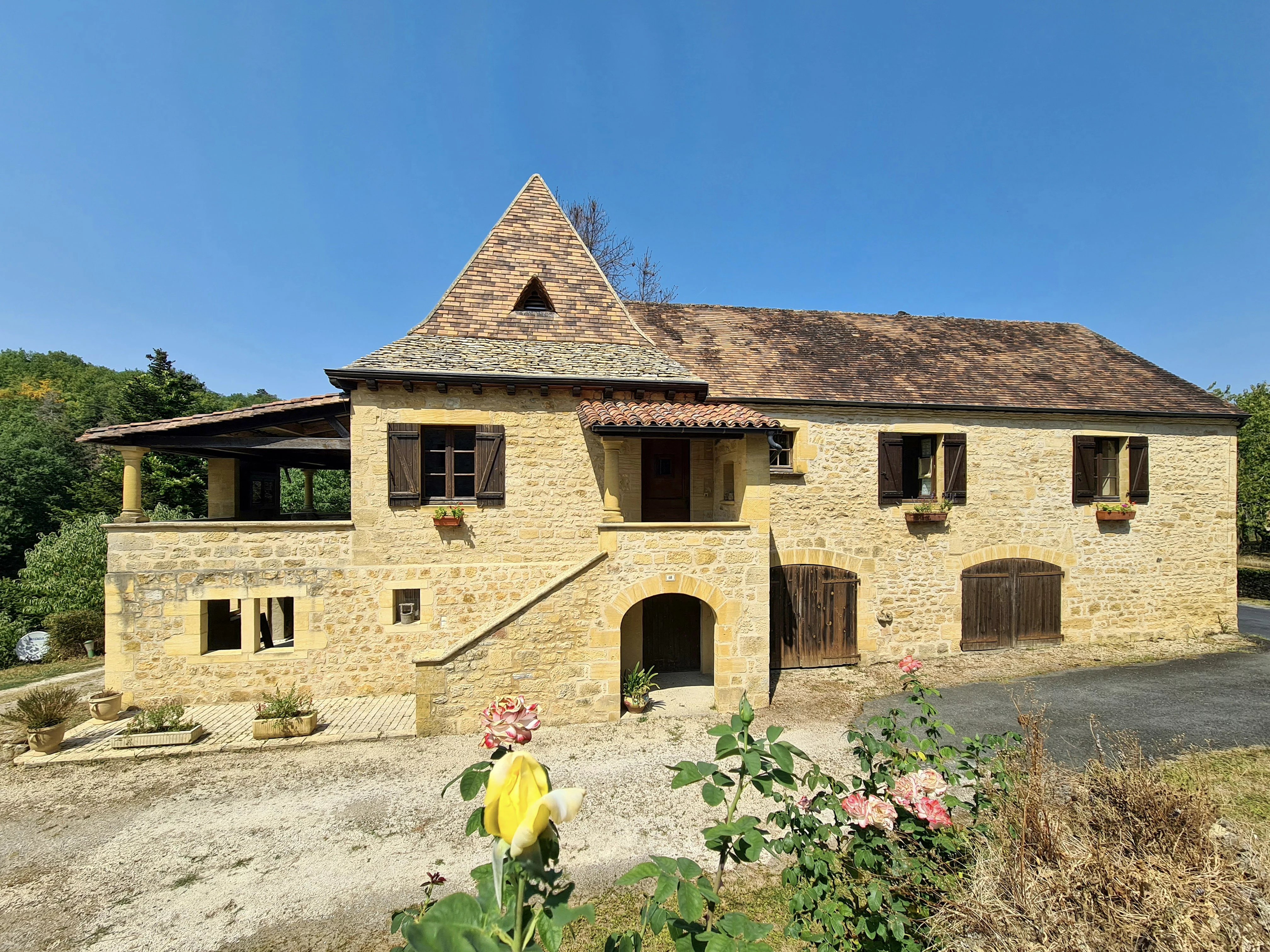 House in Sarlat-la-Caneda - view 1