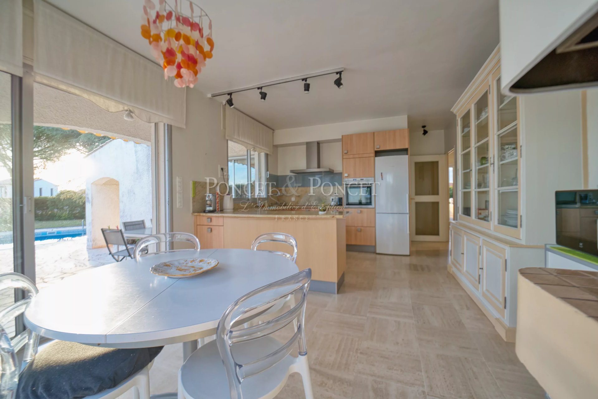 4 Bedroom Villa/Townhouse's Image 9