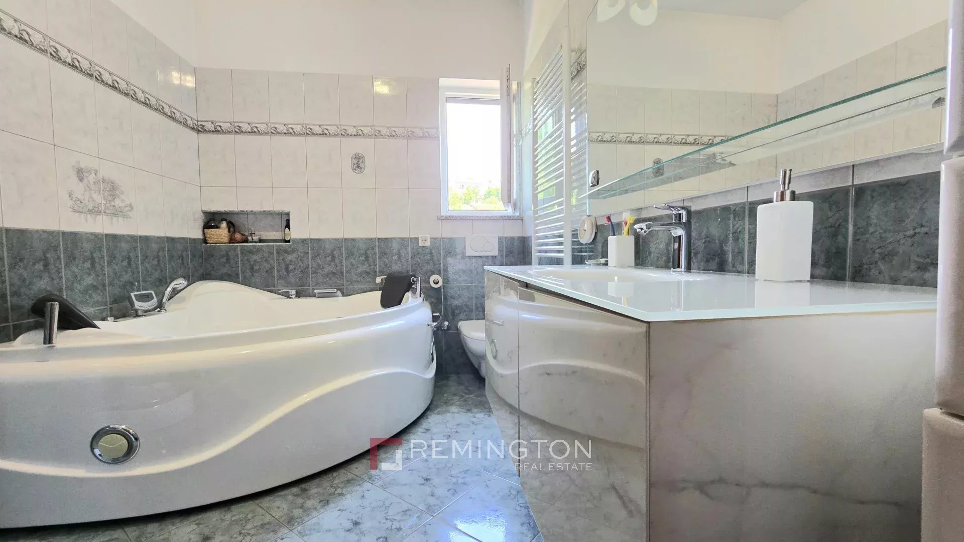 Villa/Townhouse's Image 9