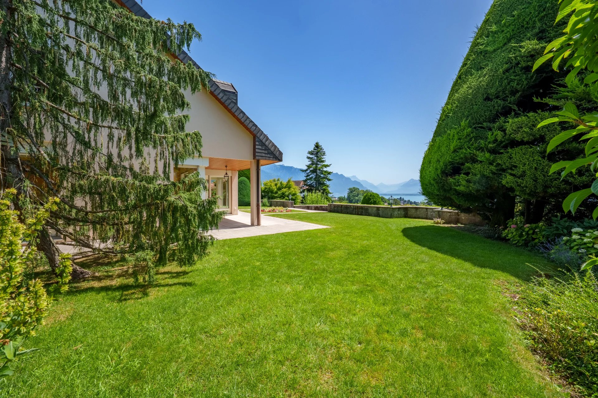 Calme et vue époustouflante sur le Lac !