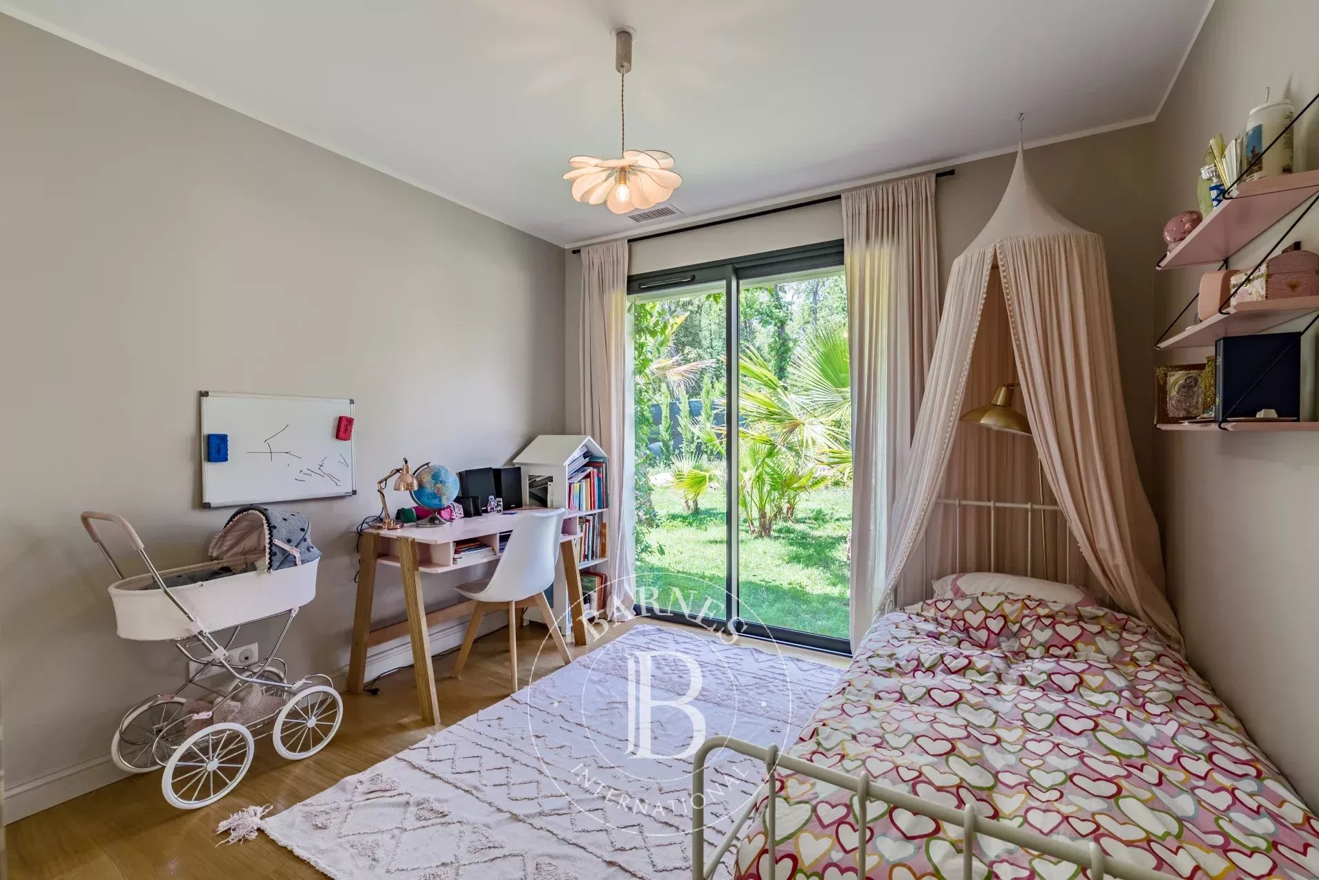 Roquefort-les-Pins - One storey family house with pool - 5 bedrooms plus study - picture 15