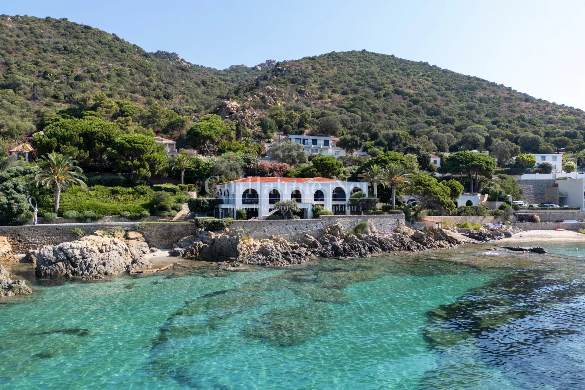 Villa DOLCE VITA- 8 chambres, pieds dans l'eau, piscine chauffée, vue mer