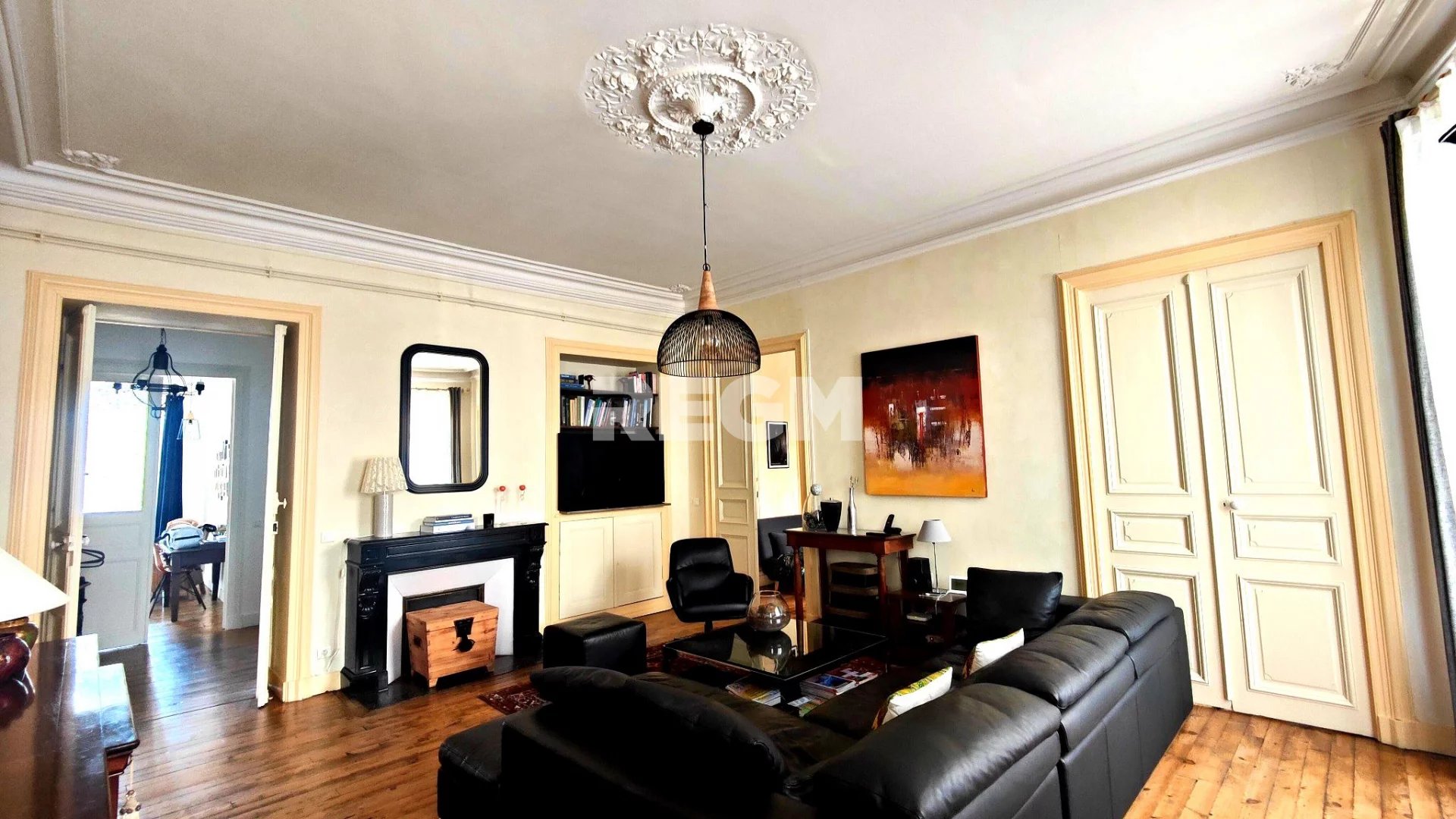 PAU    Superbe appartement T4 entièrement rénové avec terras