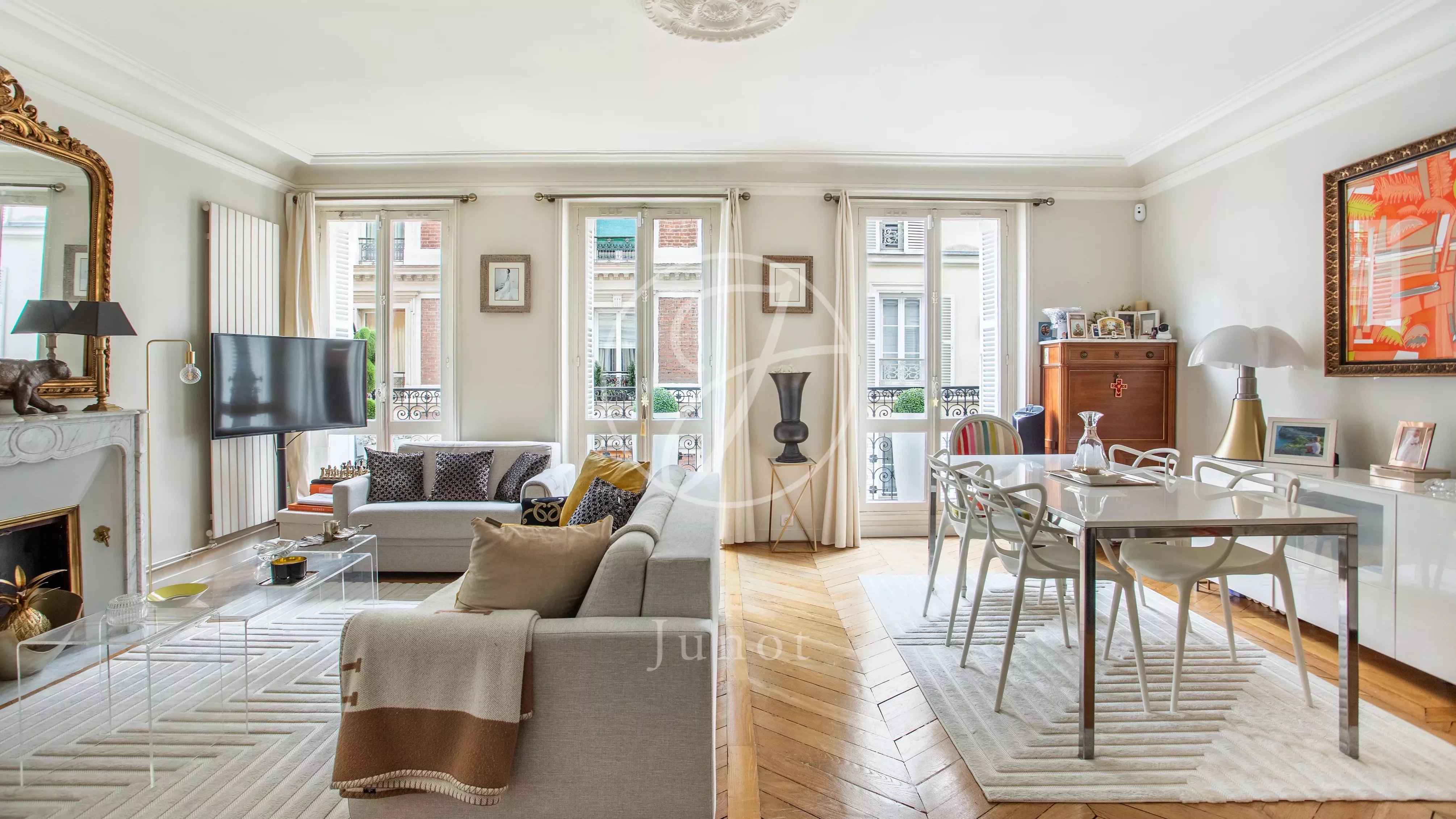 Paris 17e - PONCELET / LAUGIER - Appartement à vendre - 2/3 pièces - 71m² Carrez - 2 chambres - Balcon.