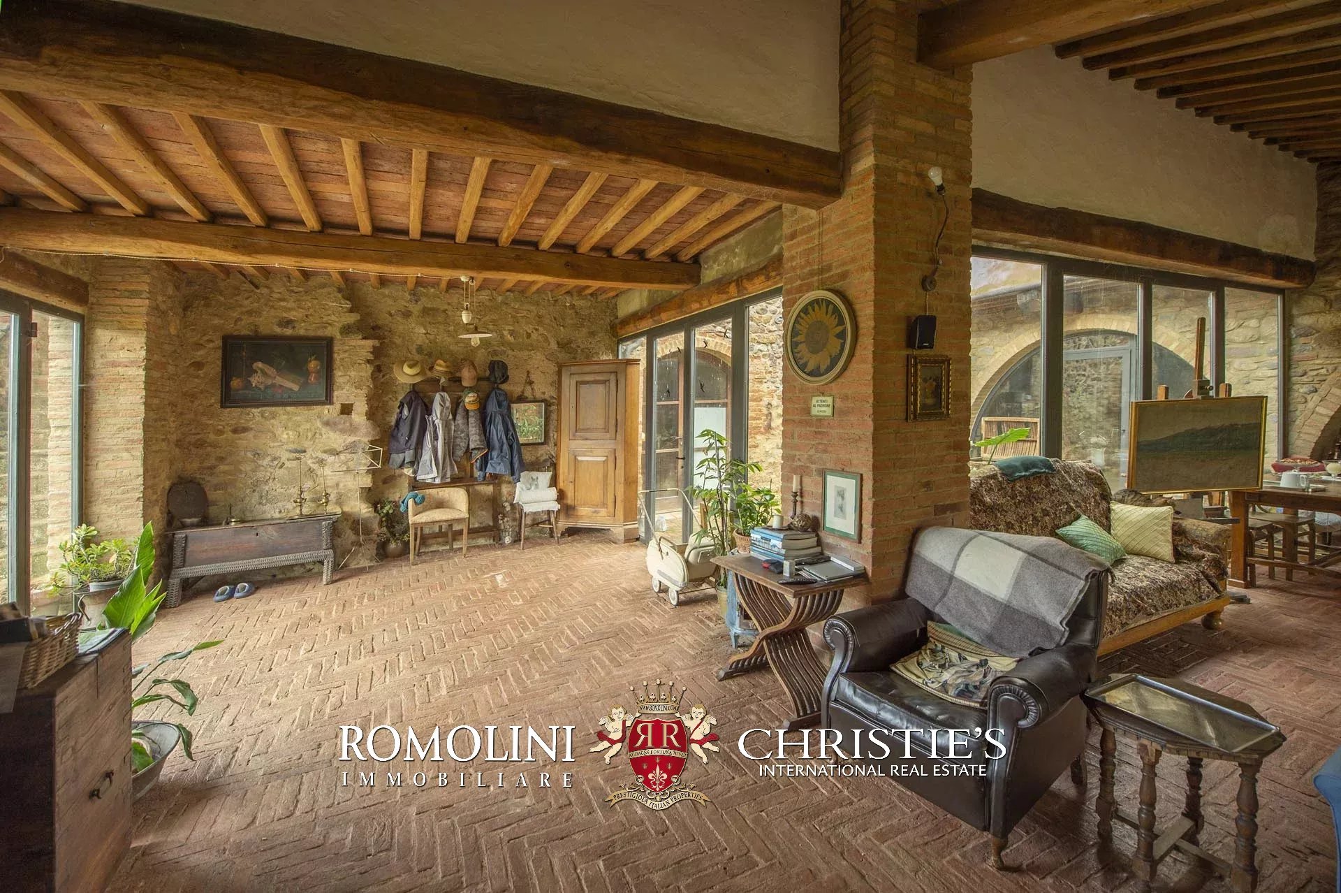 8 Bedroom Villa/Townhouse's Image 24