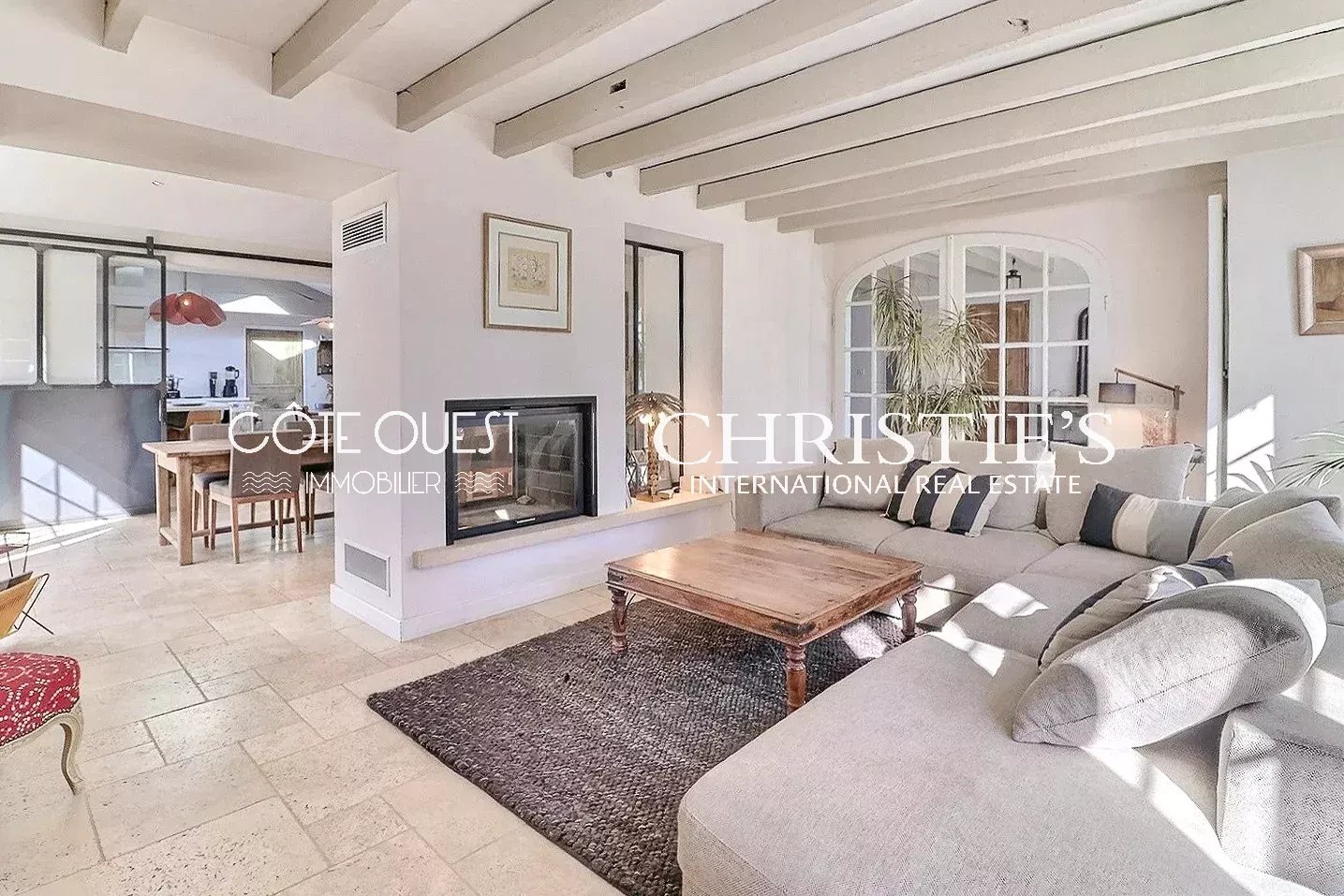 4 Bedroom Villa/Townhouse's Image 4
