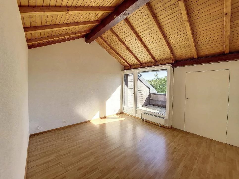 Opportunité pour Investisseurs : Immeuble avec 3 Appartements Spacieux !
