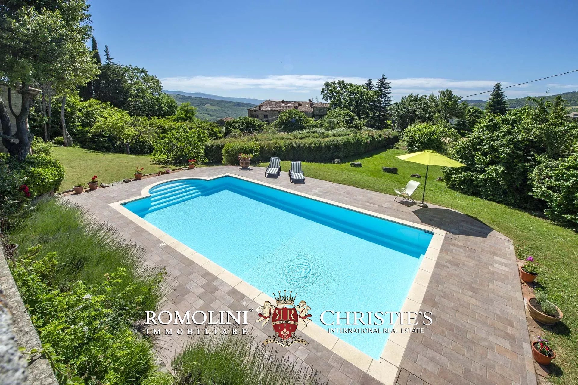 MANOR HOUSE FOR SALE IN CAPRESE MICHELANGELO, TUSCANY