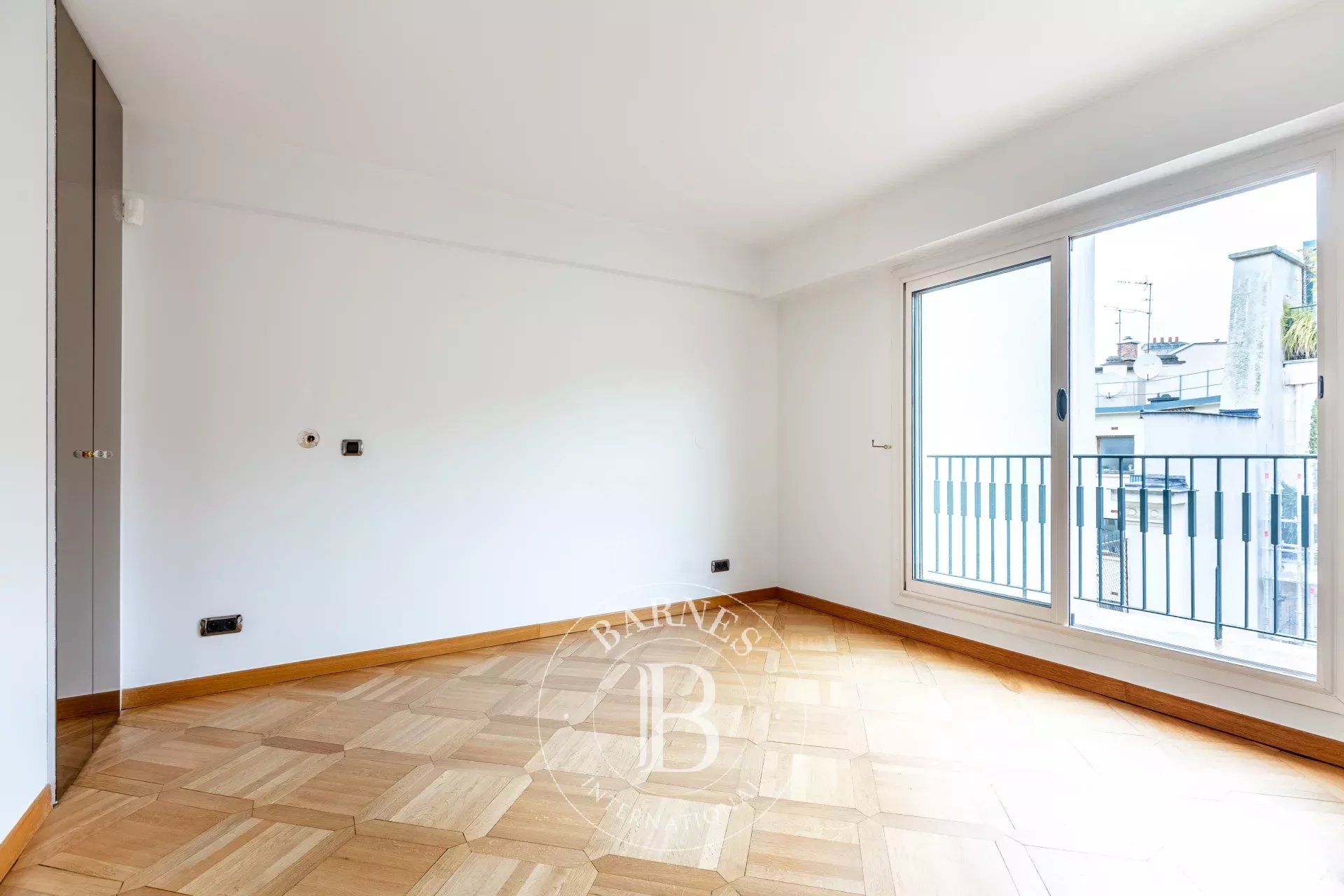 Daire Paris 8ème - picture 10