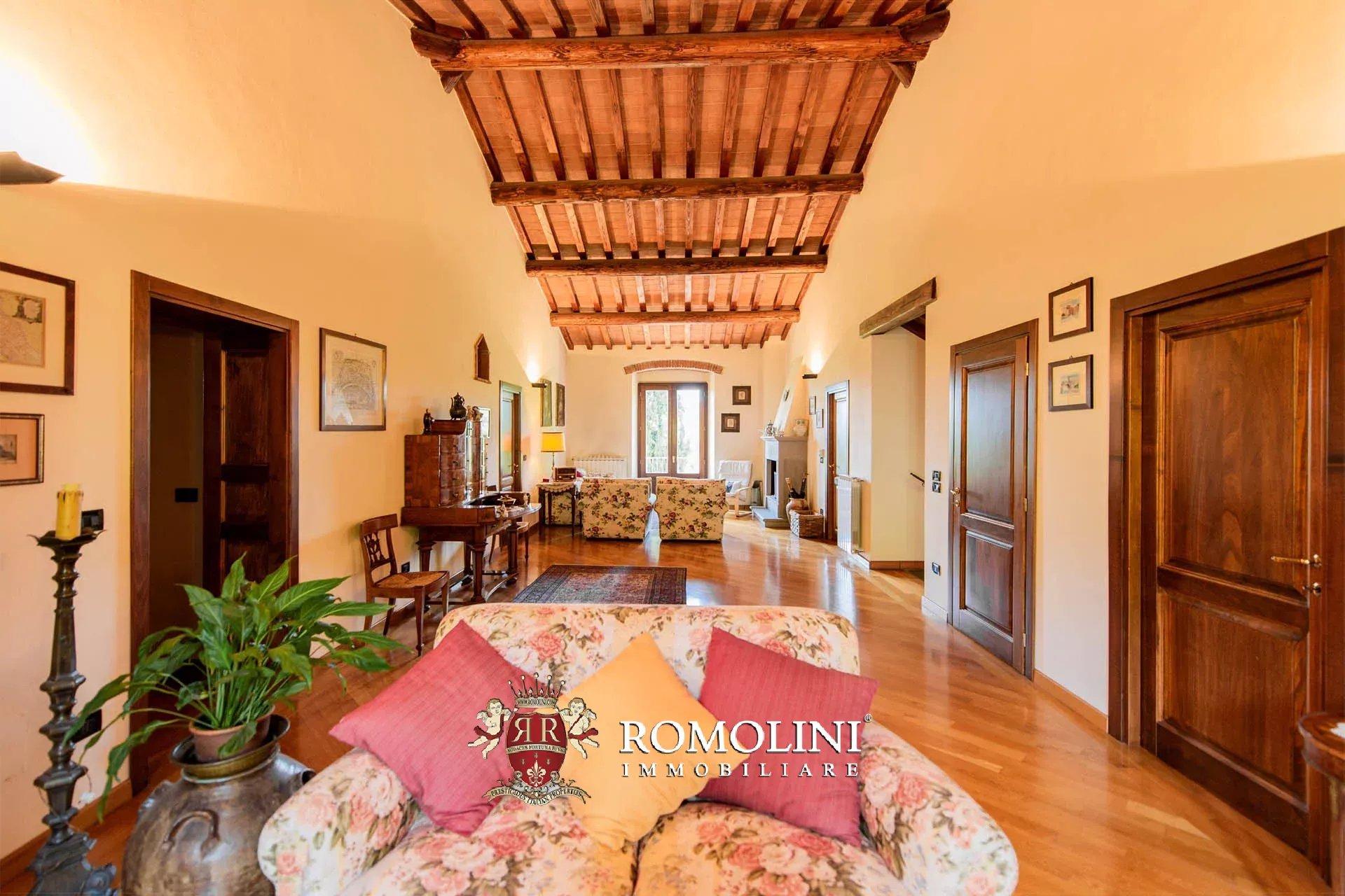 6 Bedroom Villa/Townhouse's Image 46