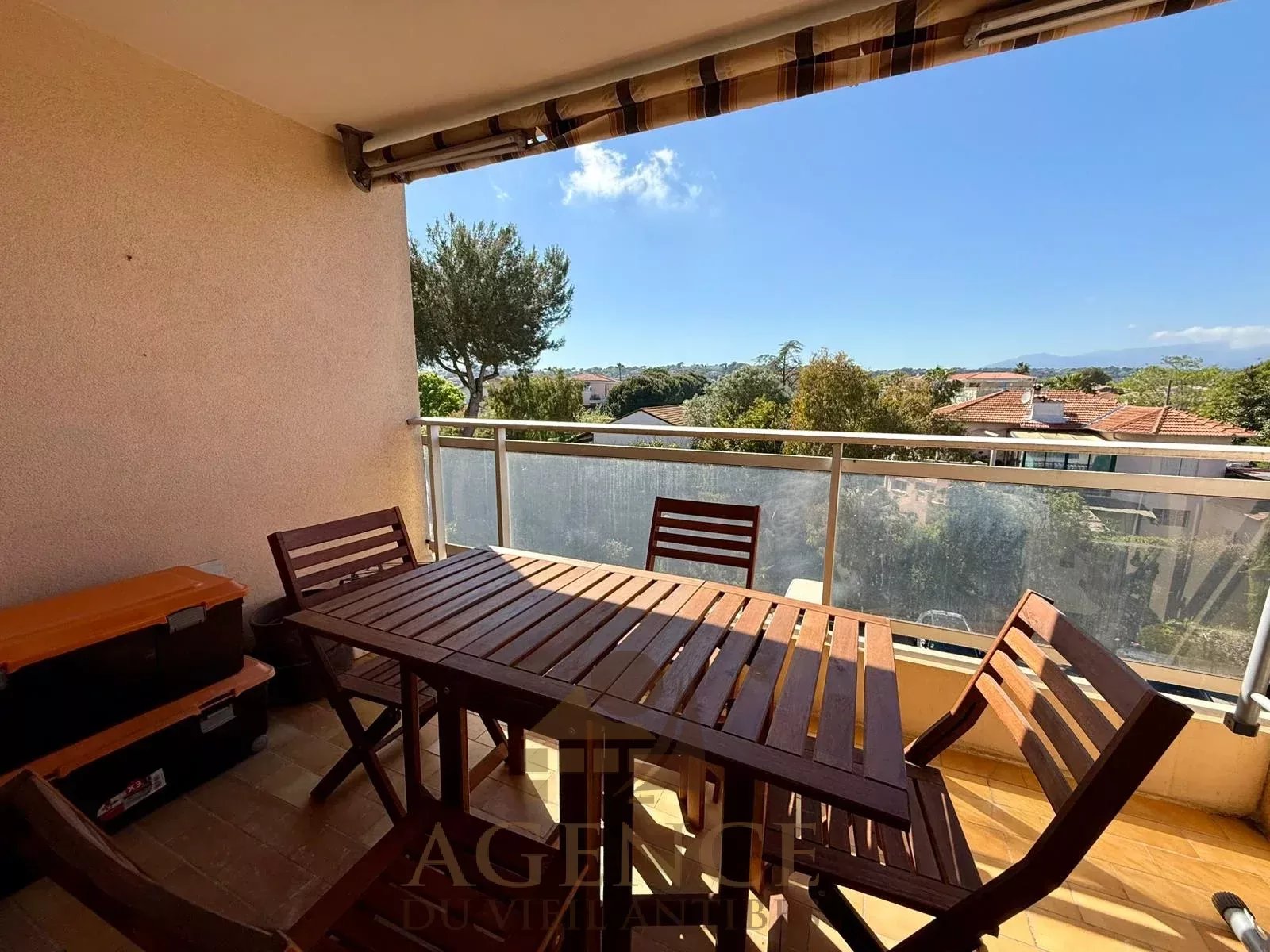 Studio Terrasse Antibes Résidence piscine et tennis