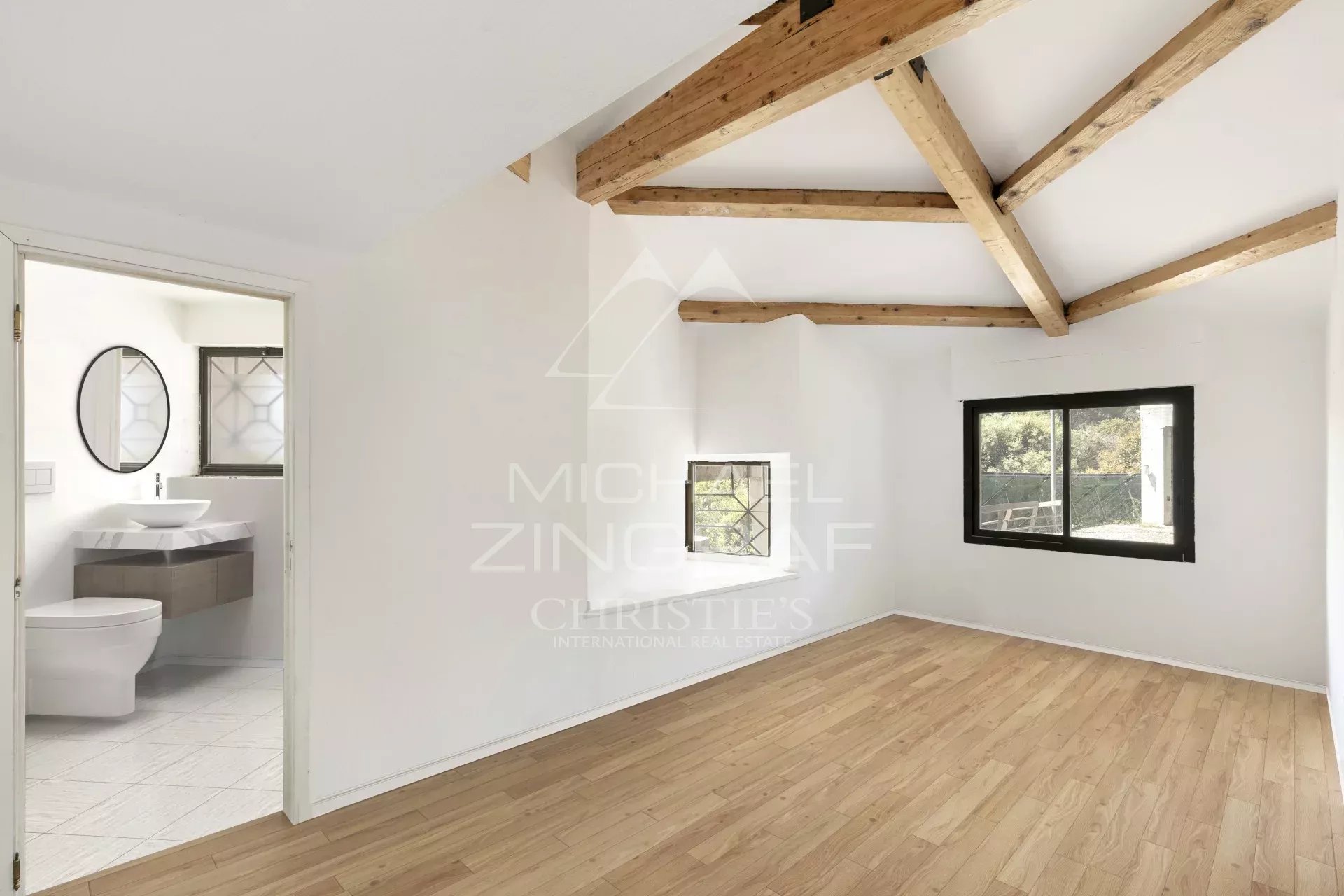 4 Bedroom Villa/Townhouse's Image 4