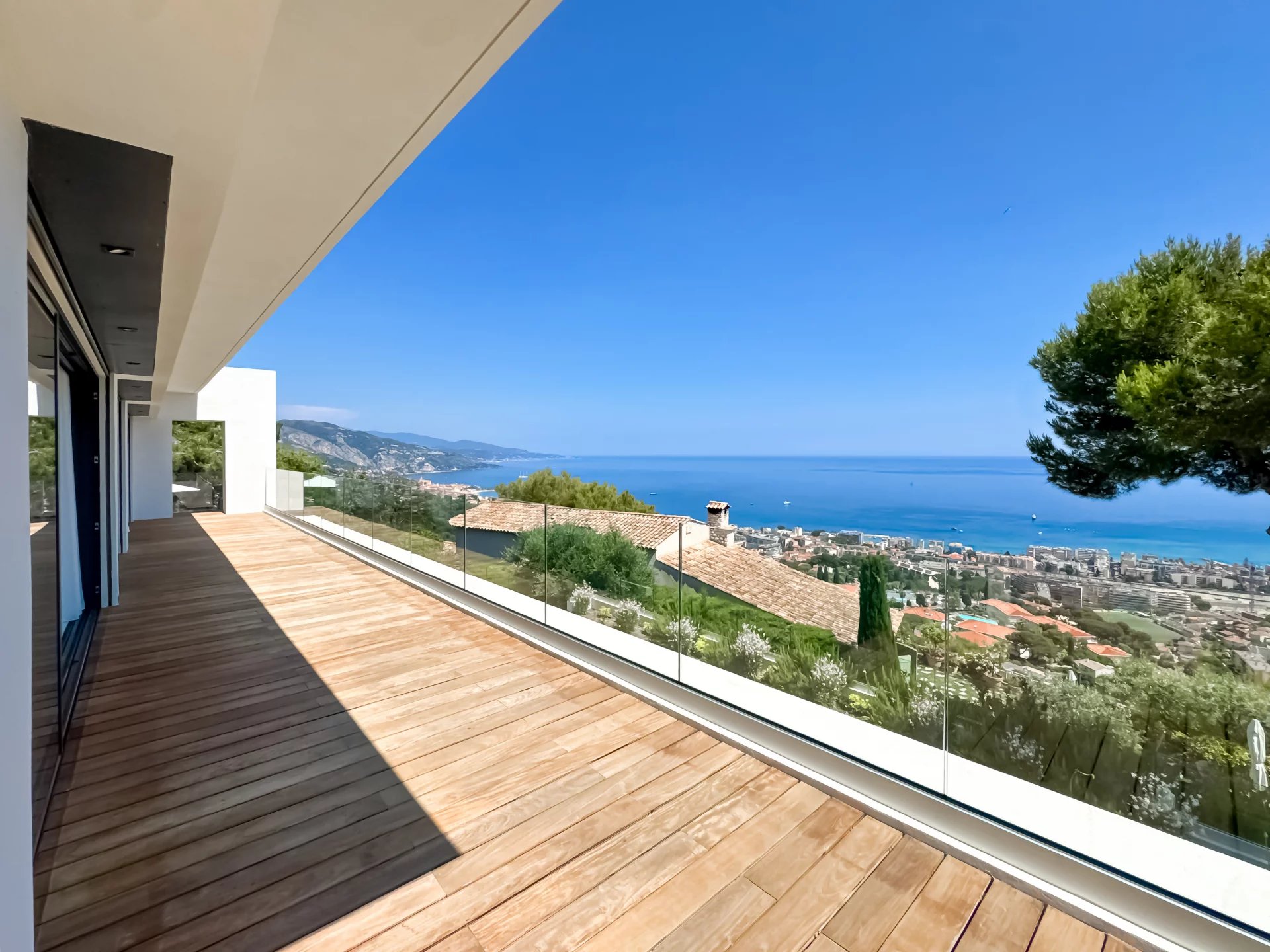 Roquebrune Cap Martin : Luxurious Villa Opportunity