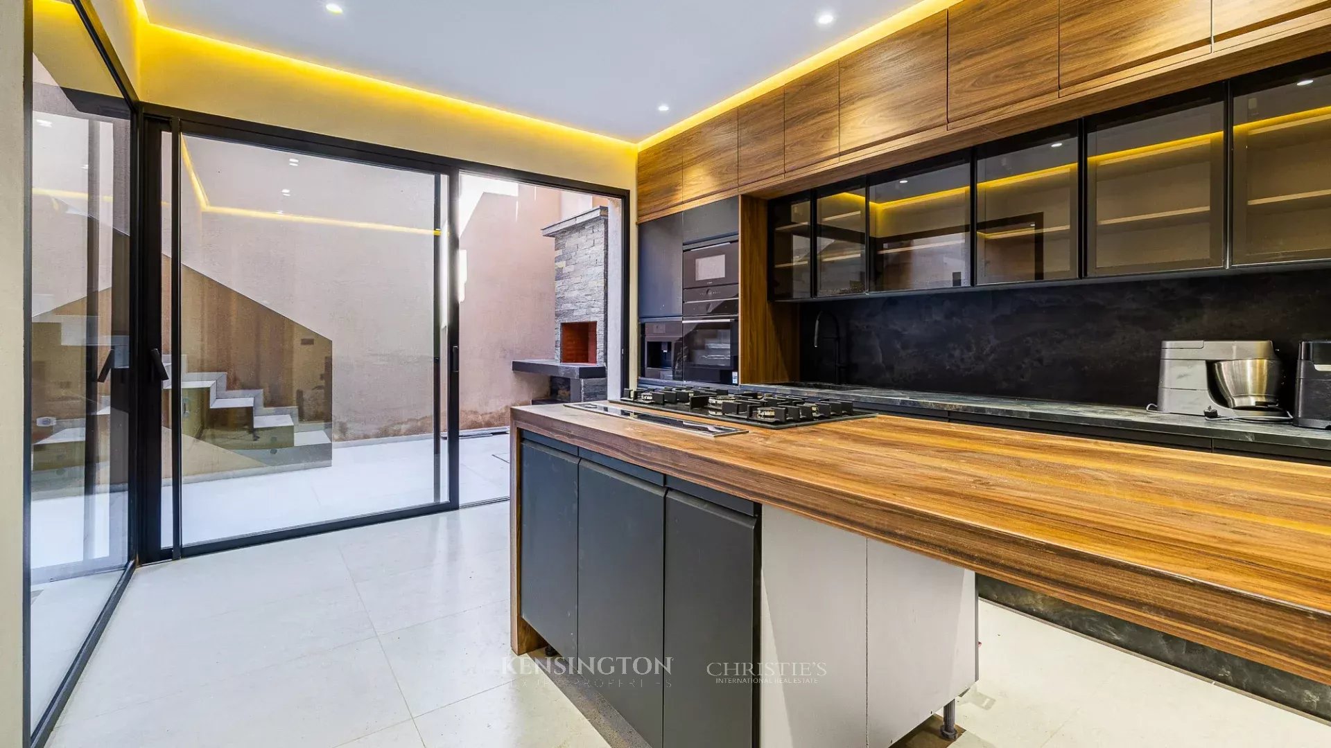 4 Bedroom Villa/Townhouse's Image 24