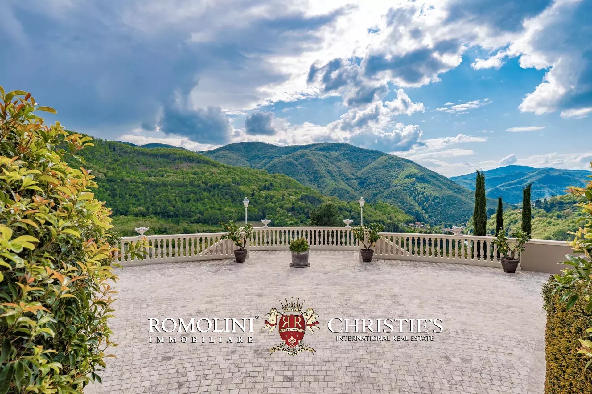 10 Bedroom Villa/Townhouse's Image 135