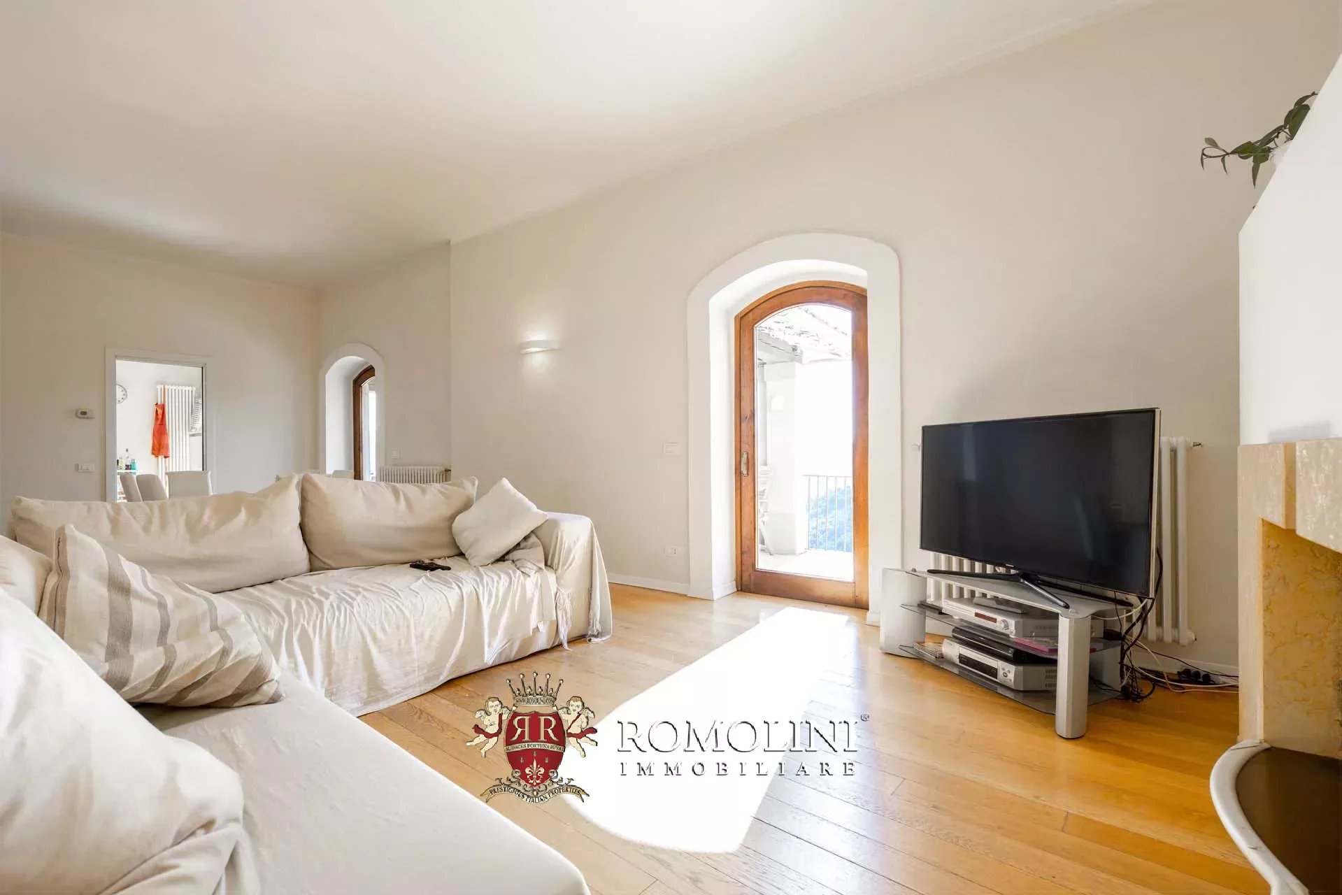 14 Bedroom Vineyard's Image 29