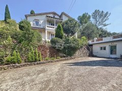For sale Villa in Grasse with 3 apartments — photo 2 of 7