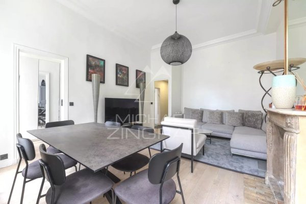 Elegant Haussmannian Family Apartment for Sale in Paris, France — photo 3