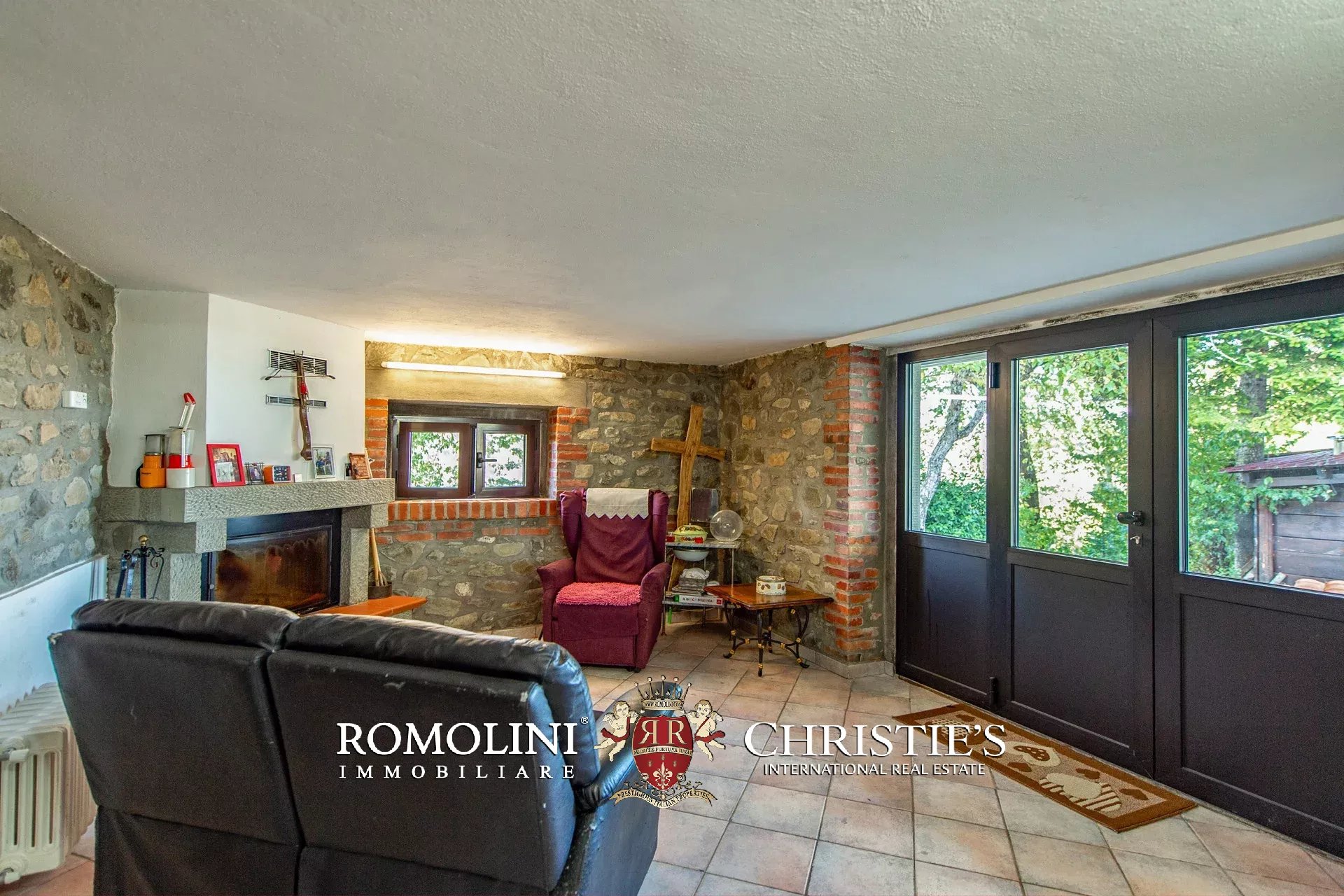 FARMHOUSE WITH PANORAMIC VIEWS FOR SALE IN TUSCANY, CAPRESE MICHELANGELO