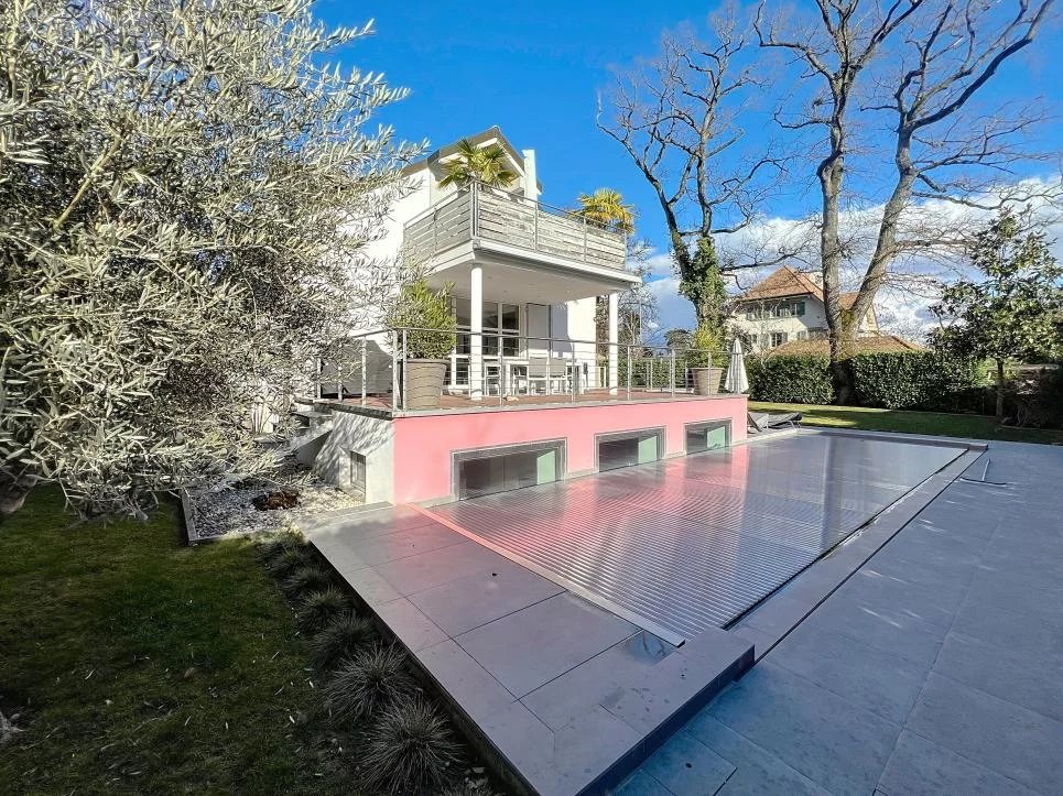 Villa avec piscine et jardin