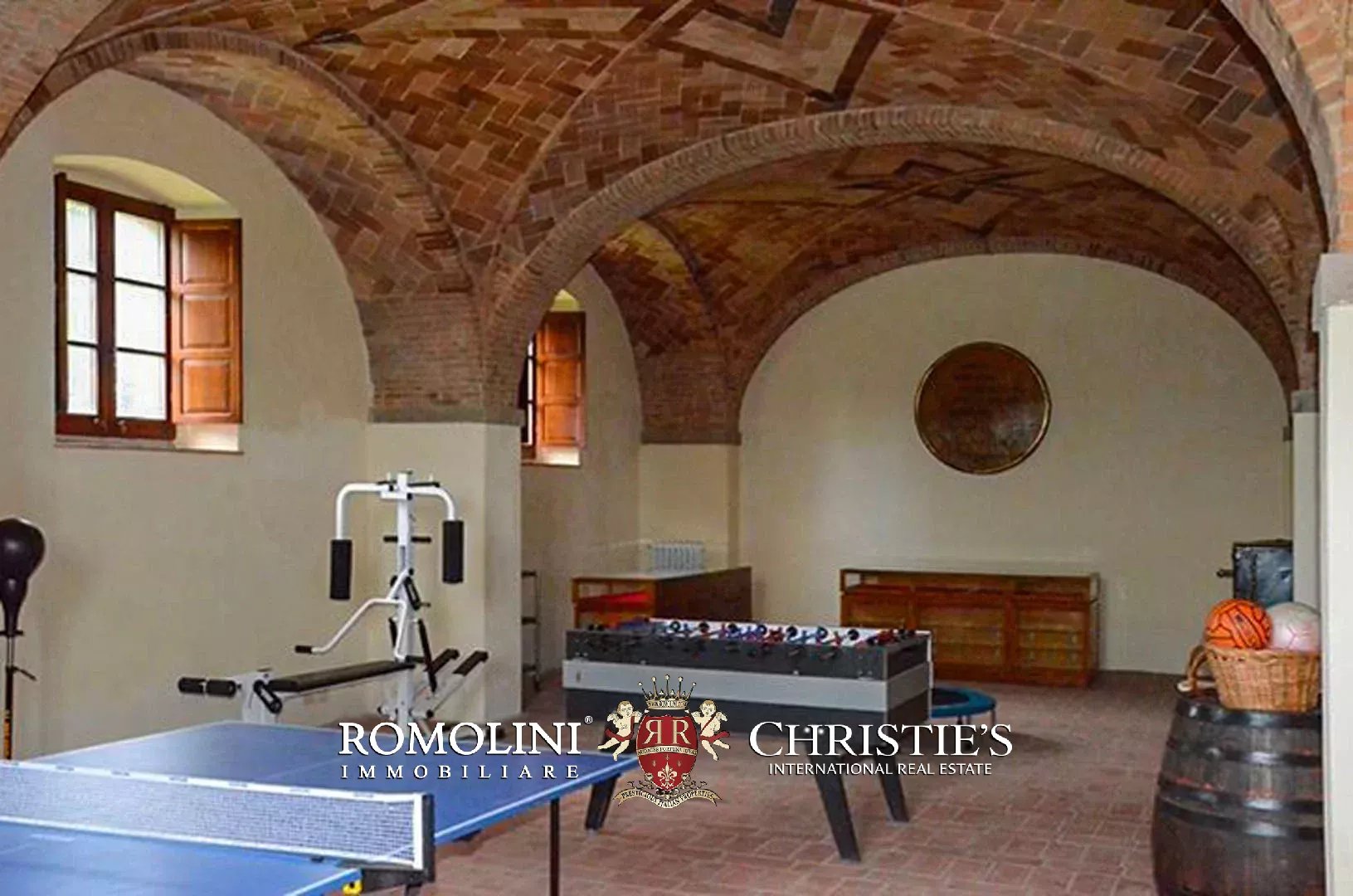6 Bedroom Villa/Townhouse's Image 36