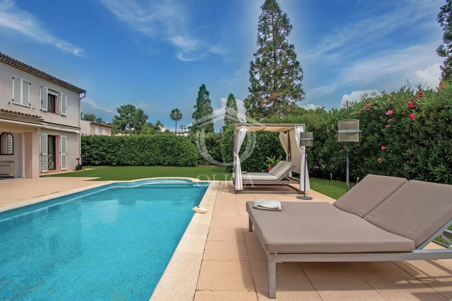 Agence immobilière de 