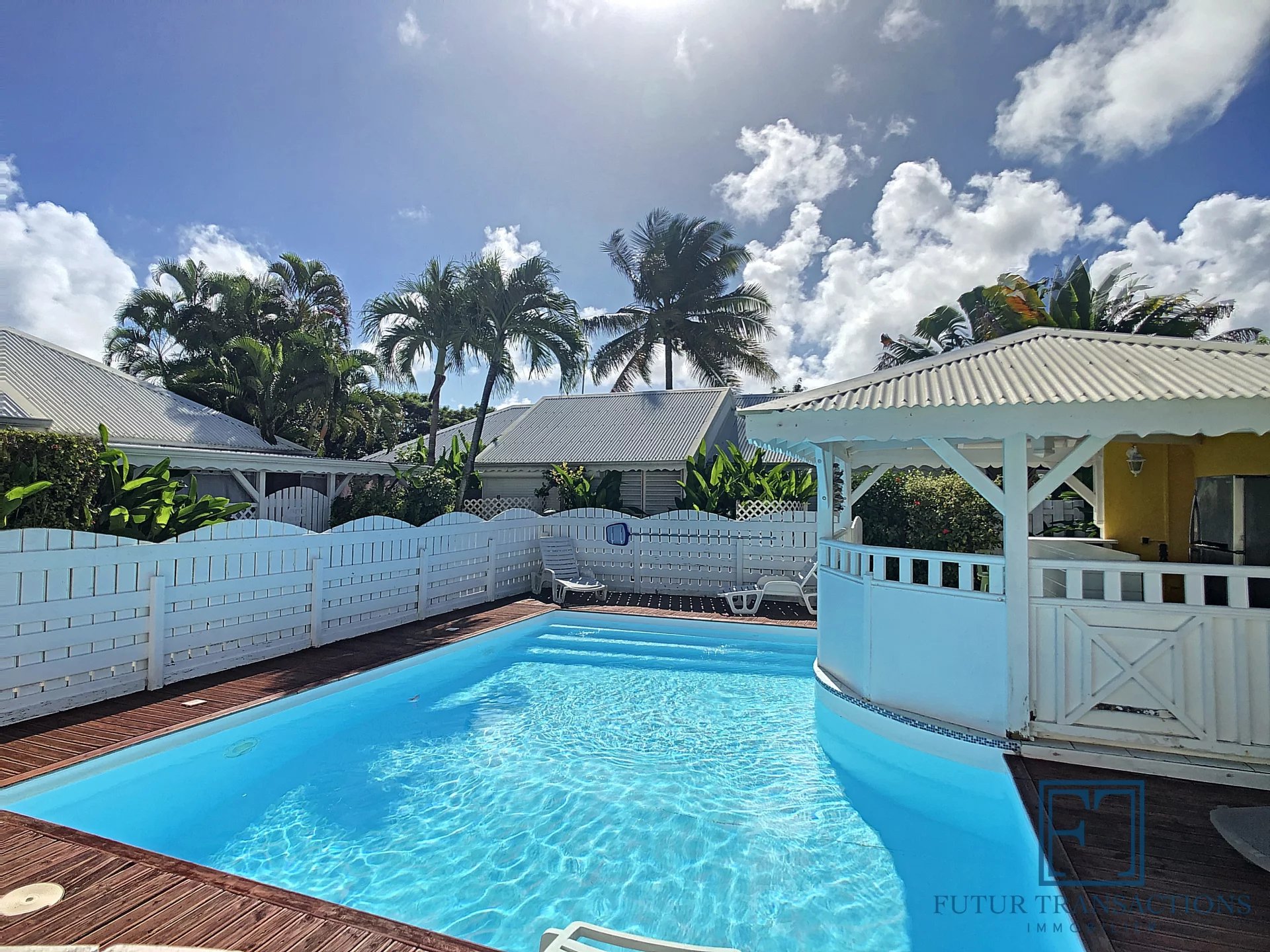 Bungalow dans petite copropriété avec piscine Saint François