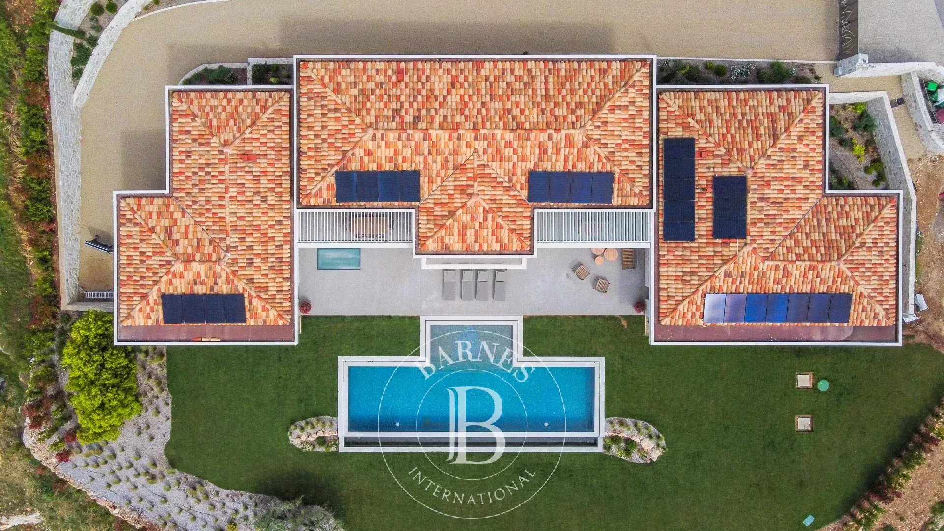 Roquefort-les-Pins - Highly sought-after residential area - New villa with breathtaking sea views - picture 4 title=