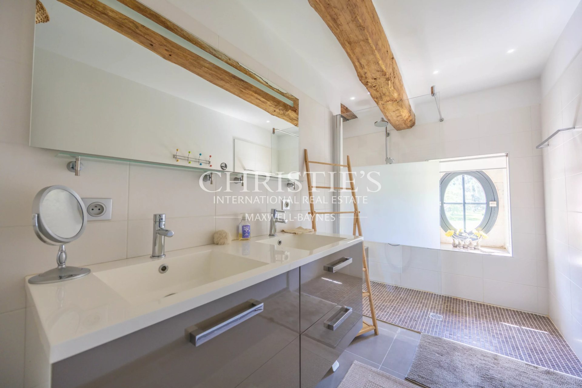 15 Bedroom Villa/Townhouse's Image 11
