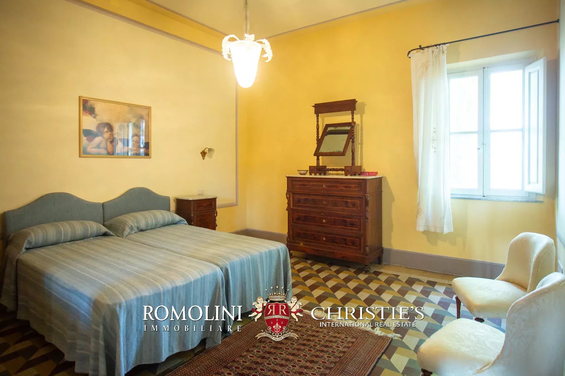 7 Bedroom Villa/Townhouse's Image 32