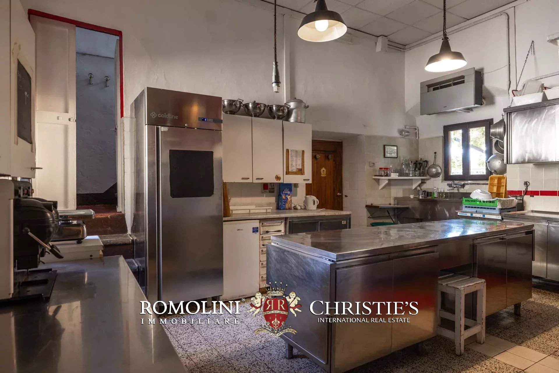 10 Bedroom Villa/Townhouse's Image 26